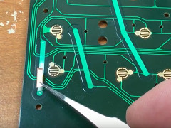 Chuck Hutchins - PET toetsenbord reparatie